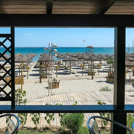 Casa de Férias Gemuetliches Mit Kamin In Porto Tramat By Interhome Porto Corallo